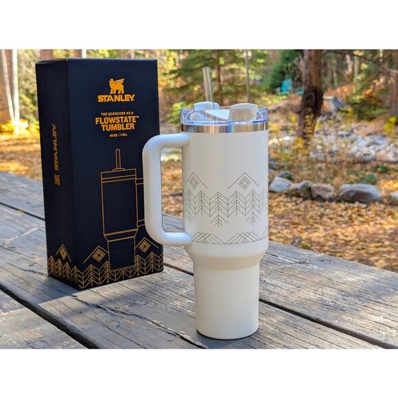 Stanley Halloween Winterscape Quencher H2.0 FlowState Tumbler 40 OZ Limited - Picture 8 of 10